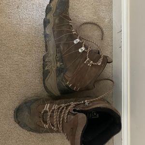 Women’s hiking boots